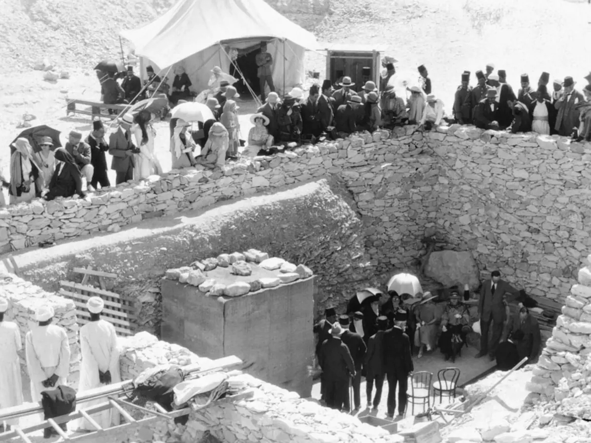 Visitors outside Tutankhamun's tomb in the 1920s